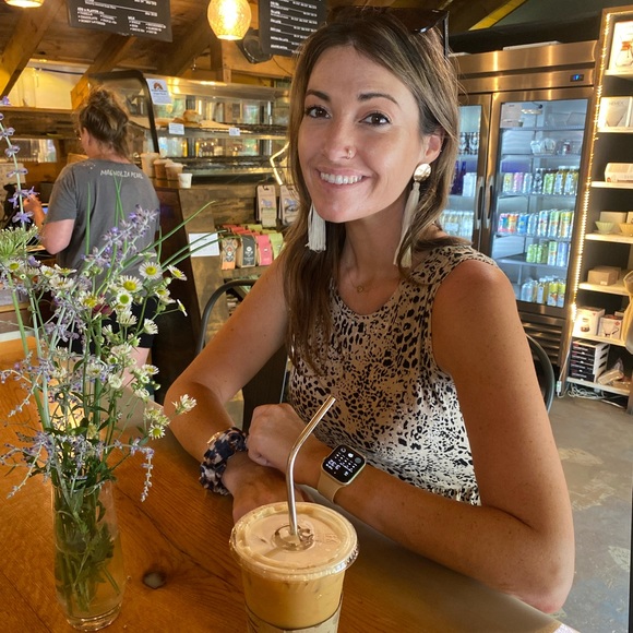 Meet your Posher, Delaney 🪩 - Picture 8 of 8